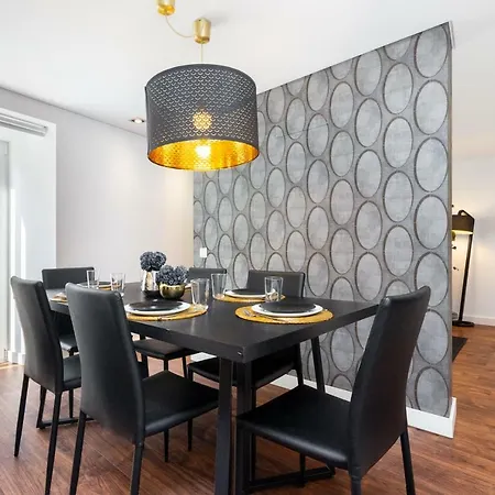 Whome | Graca Family