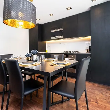 Whome | Graca Family * Лиссабон